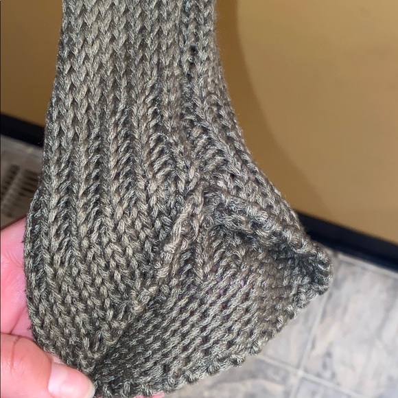 Dark green miracle distressed sweatshirt - Picture 6 of 8